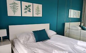 Lovely Apartment Vis-A-Vis Medicover And Paley Institute
